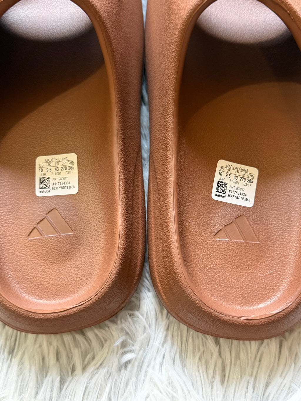 Yeezy Slide